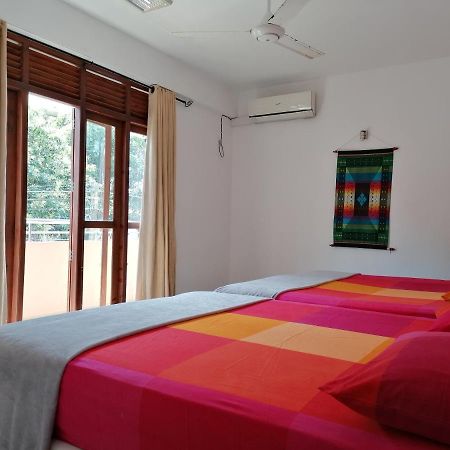 Ocean Breeze Apartment Colombo Exterior photo