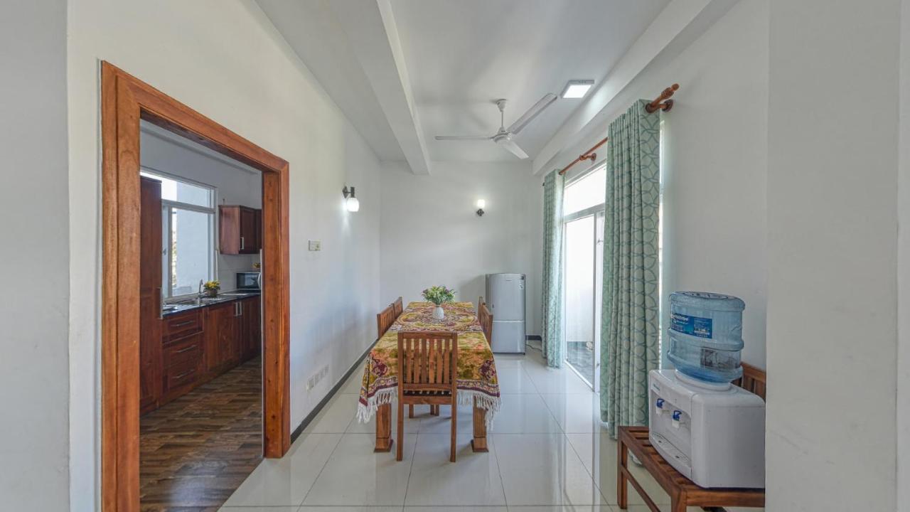 Ocean Breeze Apartment Colombo Exterior photo